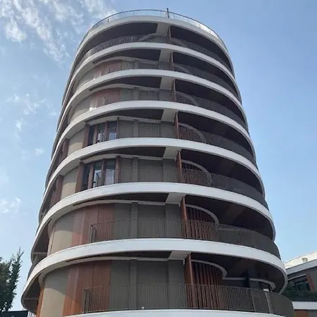 Apartment Number House - Number 10 *