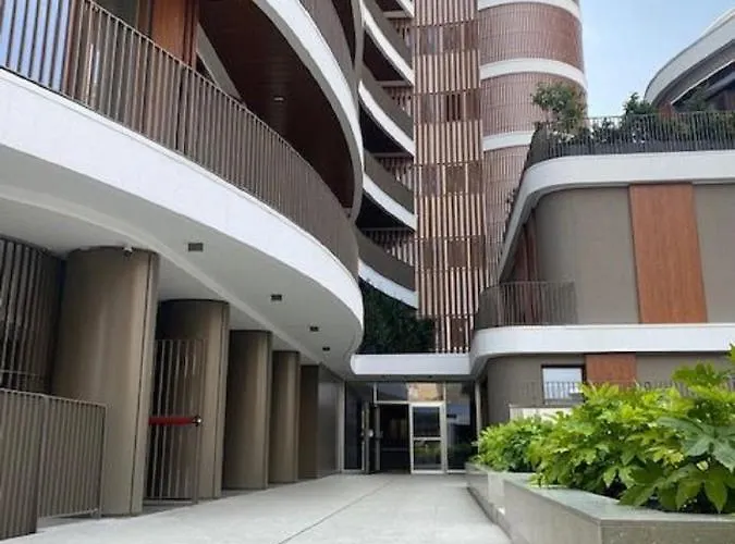 Number House - Number 10 Hotel *